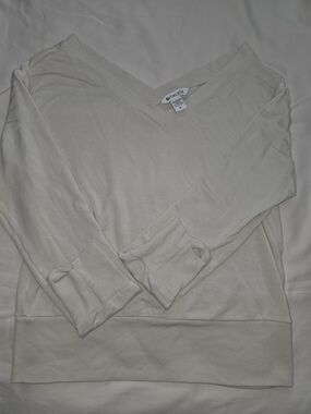 Athleta Light Cream V-Neck Pullover Sweater